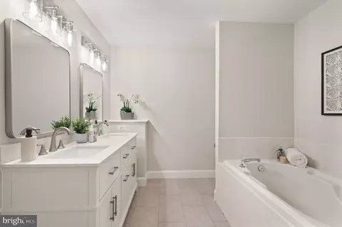Bath - 8560 Bauer Cir, Springfield, VA 22152 photo 6 of 11
