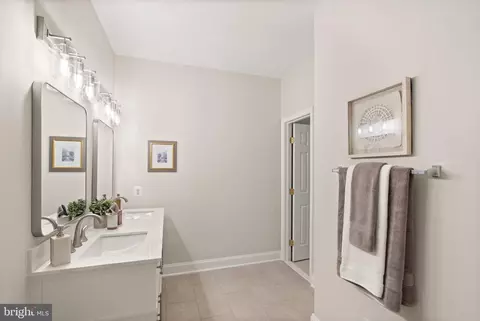 Bath - 8560 Bauer Cir, Springfield, VA 22152 photo 2 of 11