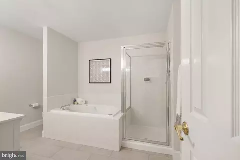 Bath - 8560 Bauer Cir, Springfield, VA 22152 photo 3 of 11