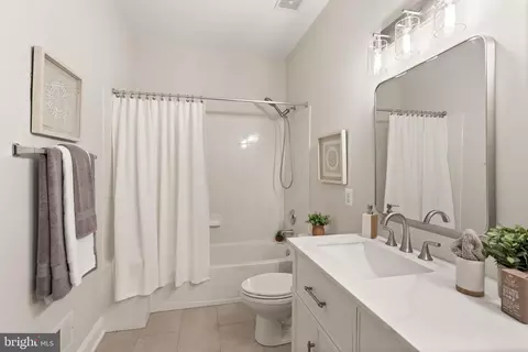 Bath - 8560 Bauer Cir, Springfield, VA 22152 photo 1 of 11