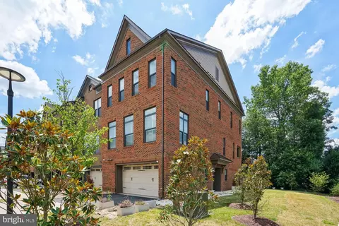 12289 Sweet Willow Ln, Fairfax, VA 22030