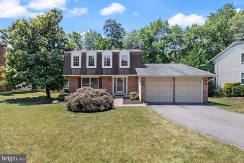 9505 Southern Cross Ln, Burke, VA 22015