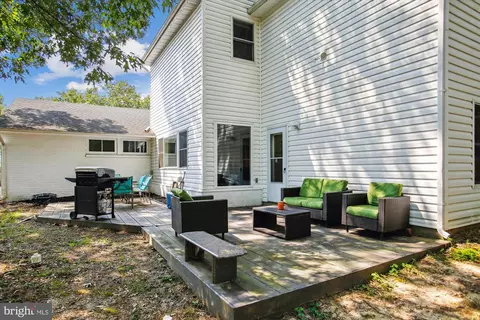 Exterior - 5821 Atteentee Rd, Springfield, VA 22150 photo 3 of 10