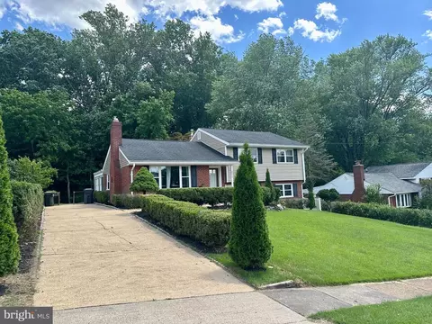 6015 Loretto St, Springfield, VA 22150