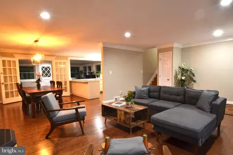 6015 Loretto St, Springfield, VA 22150 photo 3