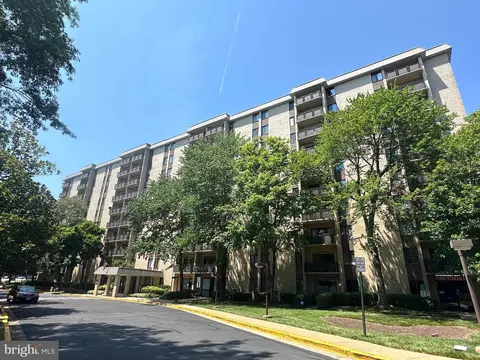 3100 Manchester St #505, Falls Church, VA 22044