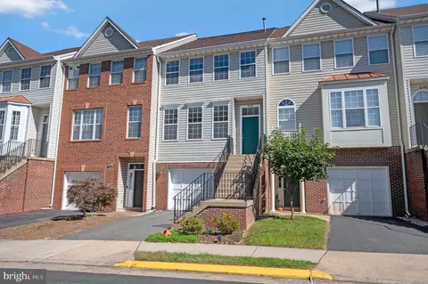 6153 SW Early Autumn Dr, Centreville, VA 20120