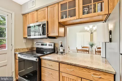 5988 Queenston St, Springfield, VA 22152 photo 15
