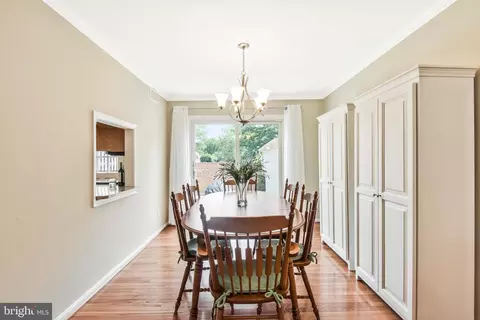 5988 Queenston St, Springfield, VA 22152 photo 10
