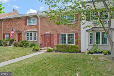 5988 Queenston St, Springfield, VA 22152 photo 3