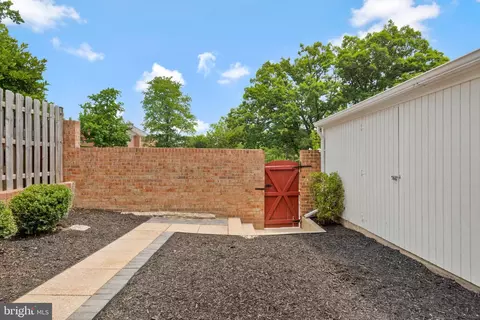 5988 Queenston St, Springfield, VA 22152 photo 34