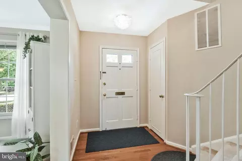 5988 Queenston St, Springfield, VA 22152 photo 5