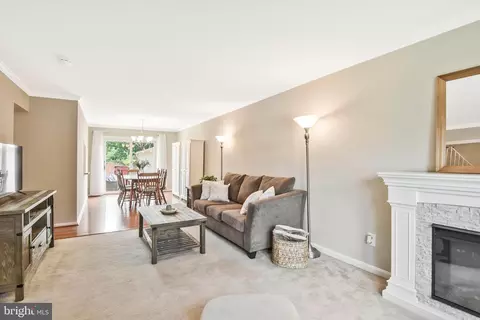 5988 Queenston St, Springfield, VA 22152 photo 9