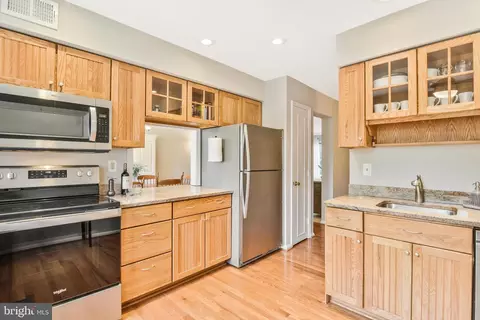 5988 Queenston St, Springfield, VA 22152 photo 14
