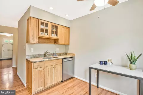 5988 Queenston St, Springfield, VA 22152 photo 16