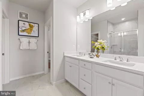 Entry Way - 4664 Westfields Blvd, Chantilly, VA 20151 photo 9 of 14