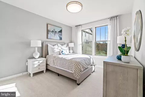 Bedroom - 4664 Westfields Blvd, Chantilly, VA 20151 photo 6 of 8