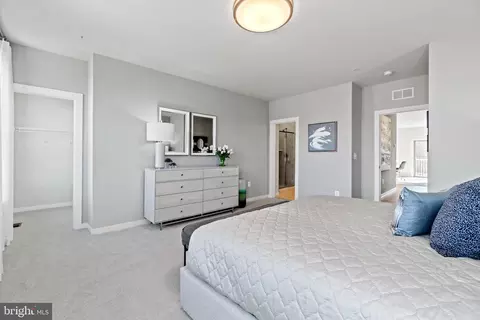 Bedroom - 4664 Westfields Blvd, Chantilly, VA 20151 photo 3 of 8
