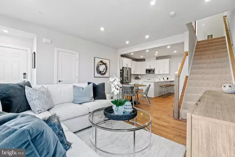 Entry Way - 4664 Westfields Blvd, Chantilly, VA 20151 photo 3 of 14