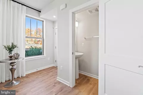 Entry Way - 4664 Westfields Blvd, Chantilly, VA 20151 photo 4 of 14
