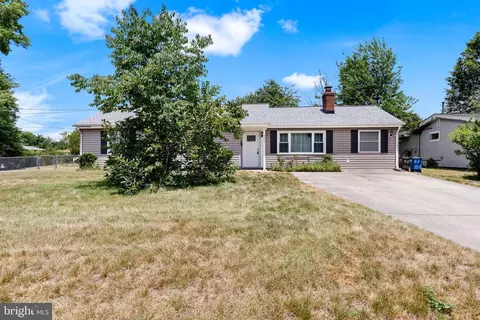 6205 Apache St, Springfield, VA 22150