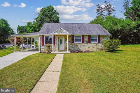 6924 Kenfig Dr, Falls Church, VA 22042