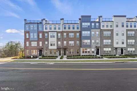 2455 Metrobus Aly, Herndon, VA 20171