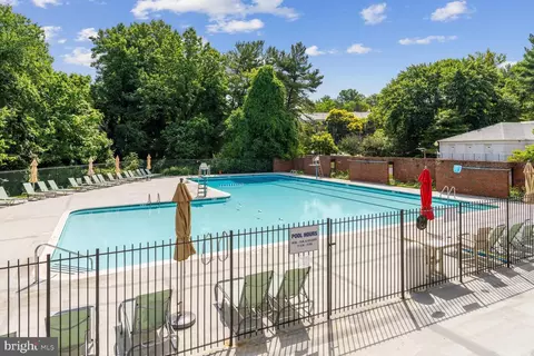 Exterior - 7600 Tremayne Pl #307, Mclean, VA 22102 photo 6 of 7