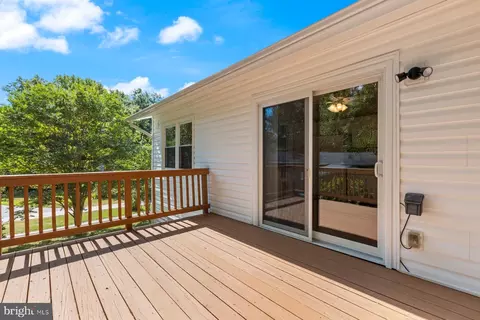 Exterior - 8807 Hayload Ct, Springfield, VA 22153 photo 5 of 9