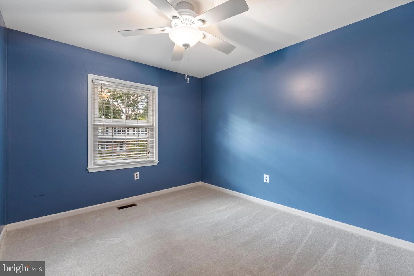 Bedroom - 8807 Hayload Ct, Springfield, VA 22153 photo 6 of 9