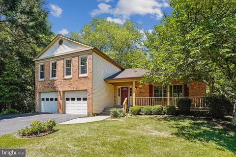 12779 Flat Meadow Ln, Herndon, VA 20171