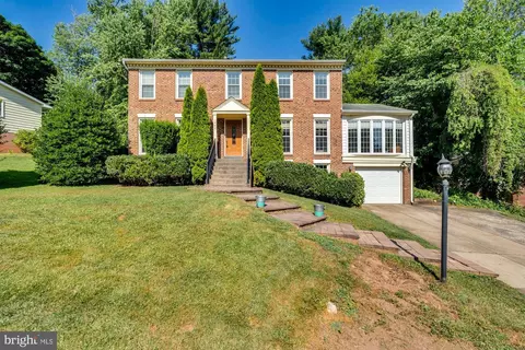 1840 Nigel Ct, Vienna, VA 22182