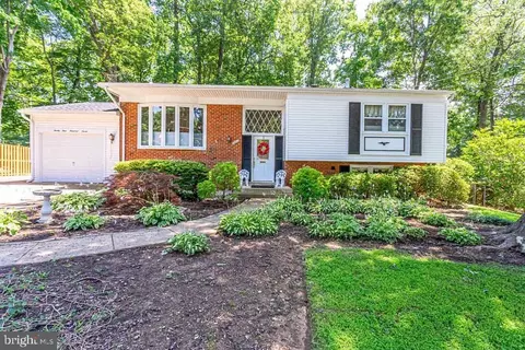 2407 Holt St, Vienna, VA 22180