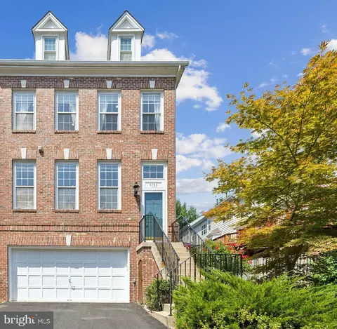 4782 Thornbury Dr, Fairfax, VA 22030