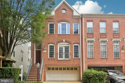 8127 Quinn Ter, Vienna, VA 22180