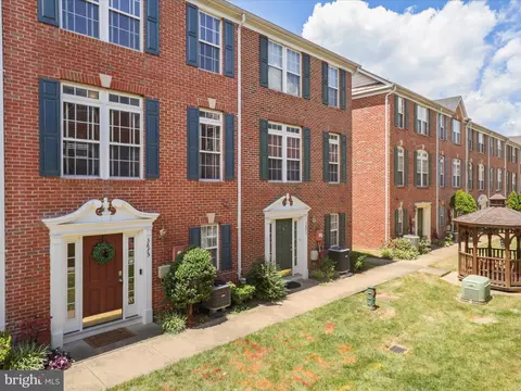 3675 Madison View Ln, Falls Church, VA 22041