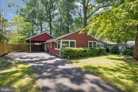 3132 Manor Rd, Falls Church, VA 22042