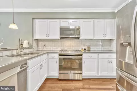 9132 Blarney Stone Dr, Springfield, VA 22152 photo 11