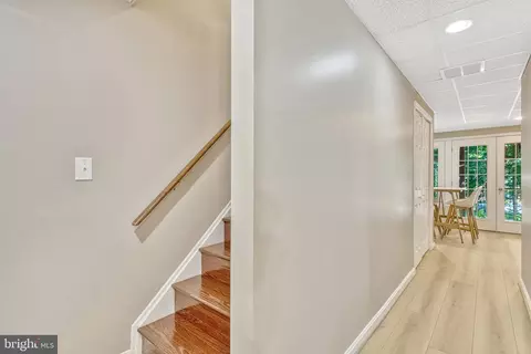 9132 Blarney Stone Dr, Springfield, VA 22152 photo 32