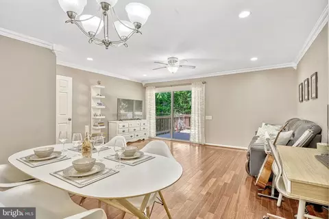 9132 Blarney Stone Dr, Springfield, VA 22152 photo 10