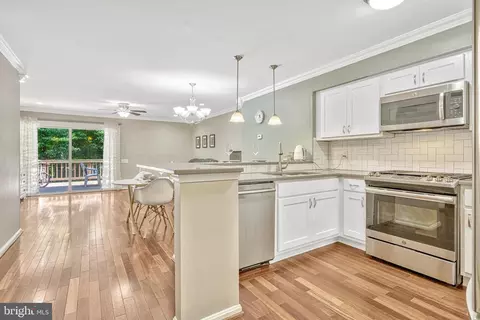 9132 Blarney Stone Dr, Springfield, VA 22152 photo 7
