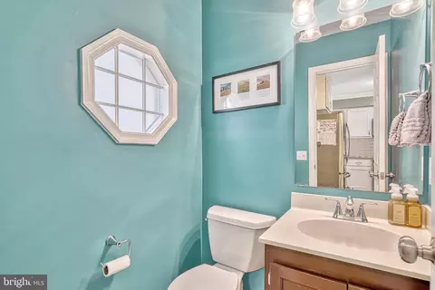 9132 Blarney Stone Dr, Springfield, VA 22152 photo 30