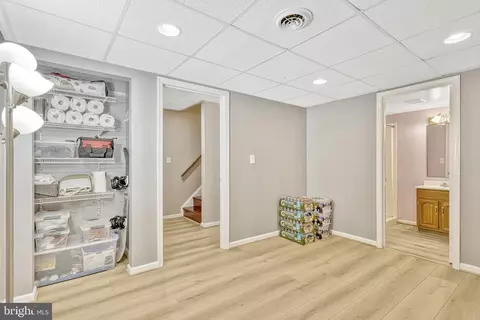 9132 Blarney Stone Dr, Springfield, VA 22152 photo 38