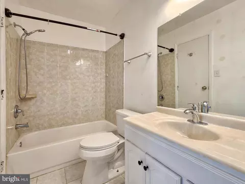5803 Royal Ridge Dr #E, Springfield, VA 22152 photo 17