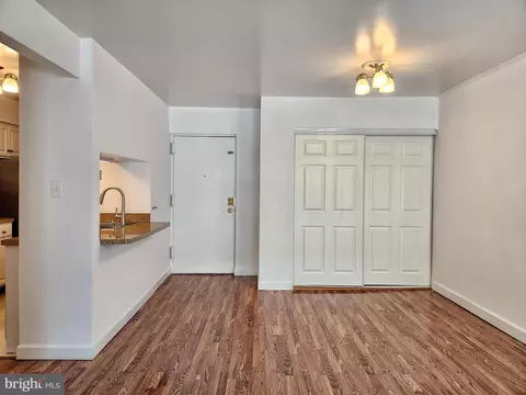5803 Royal Ridge Dr #E, Springfield, VA 22152 photo 3