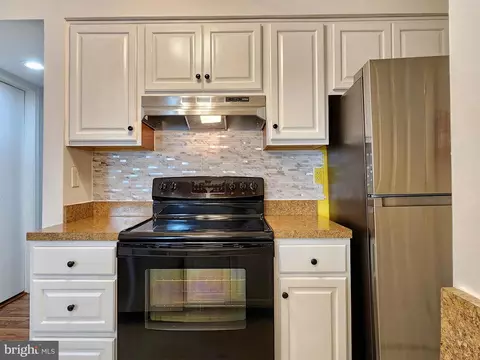 5803 Royal Ridge Dr #E, Springfield, VA 22152 photo 8