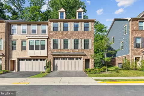 9553 Katelyn Zinn Pl, Burke, VA 22015