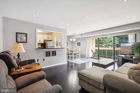6135 Leesburg Pike #305, Falls Church, VA 22041