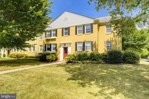 6603 E Wakefield Dr #A-2, Alexandria, VA 22307