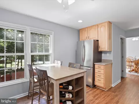 5955 Queenston St, Springfield, VA 22152 photo 13